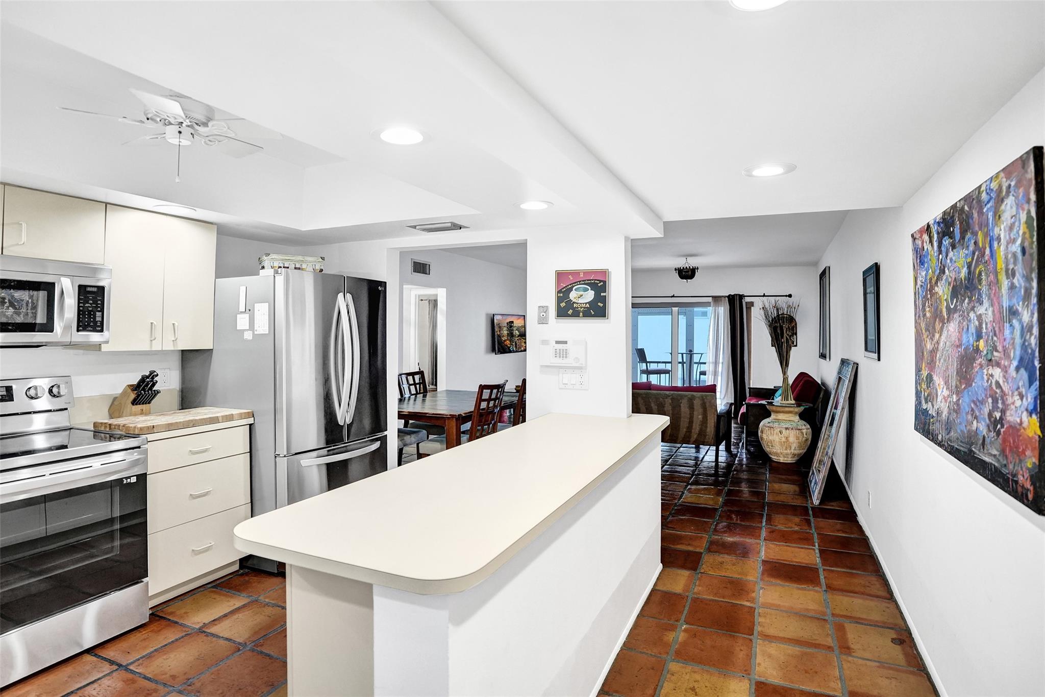 Las Olas Manor - Residential Lease