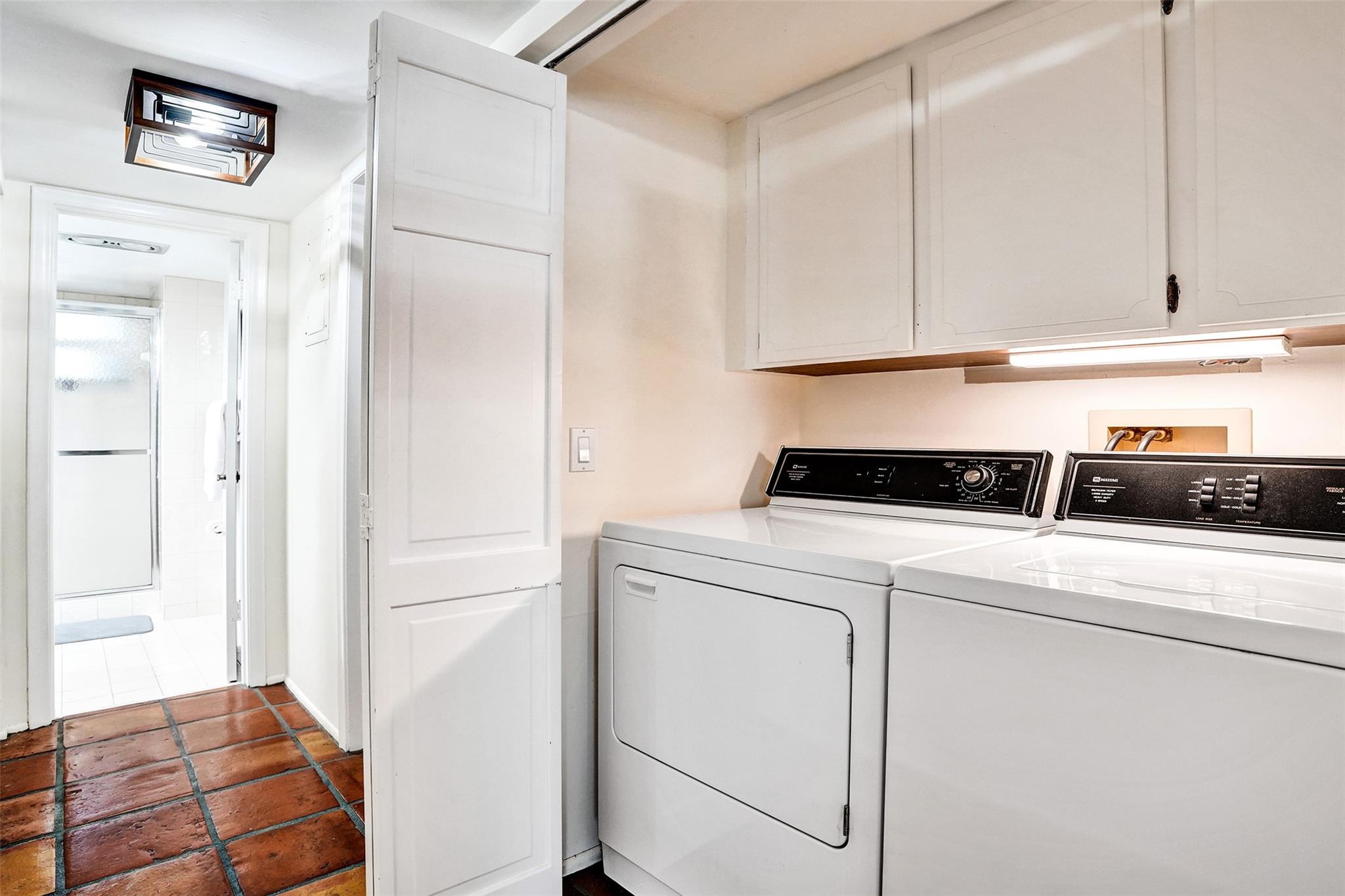 Las Olas Manor - Residential Lease