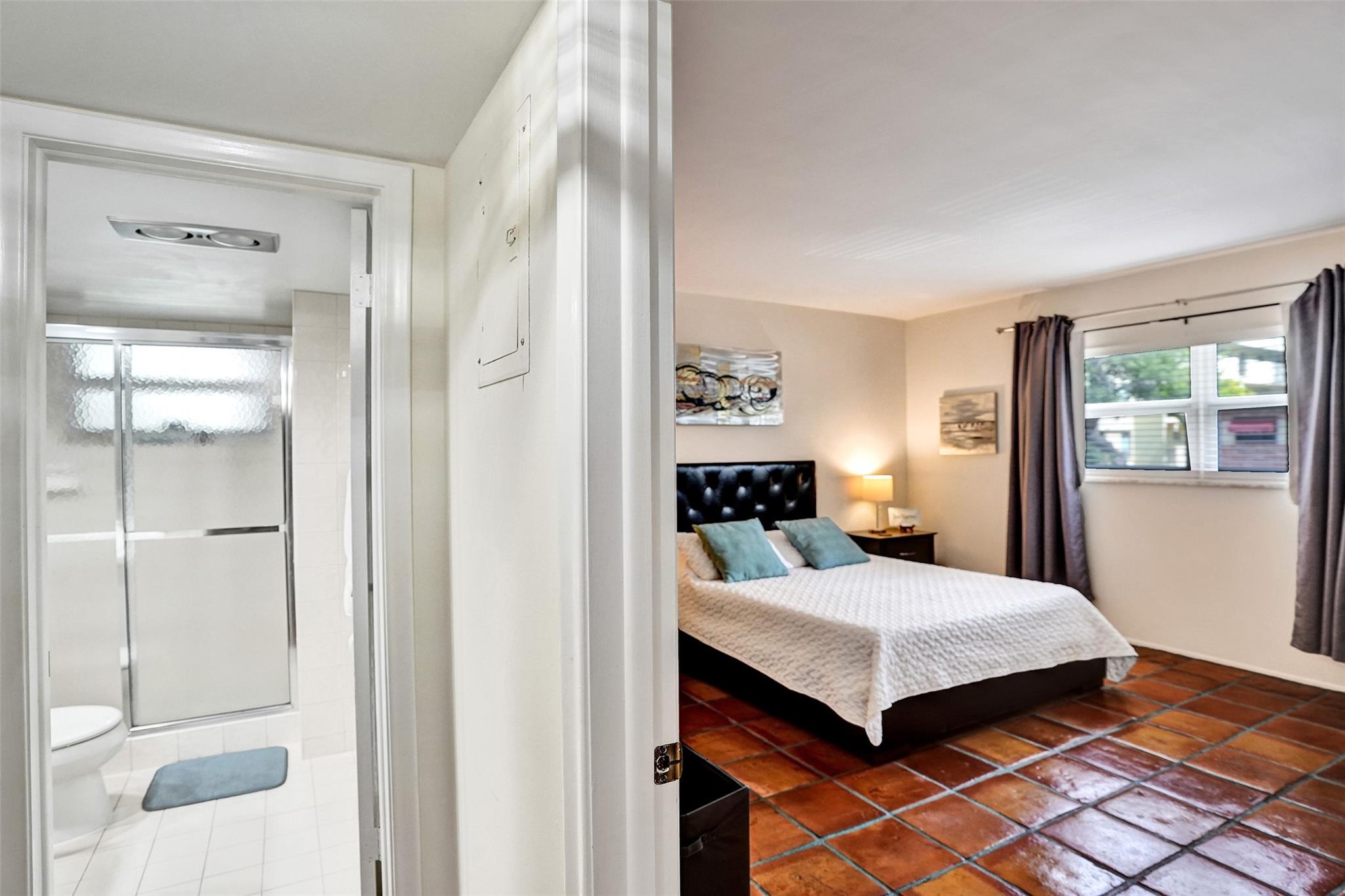 Las Olas Manor - Residential Lease