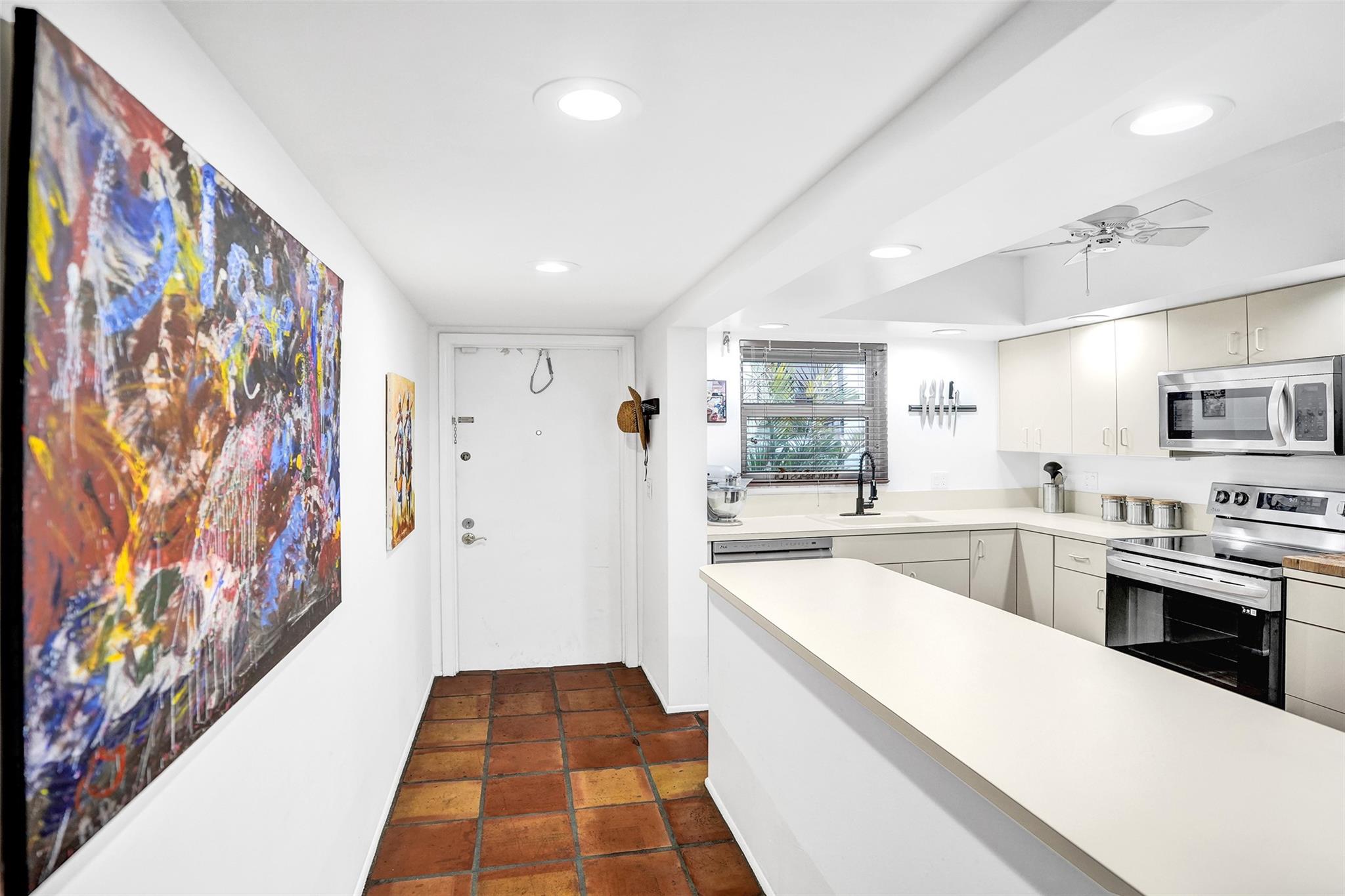 Las Olas Manor - Residential Lease