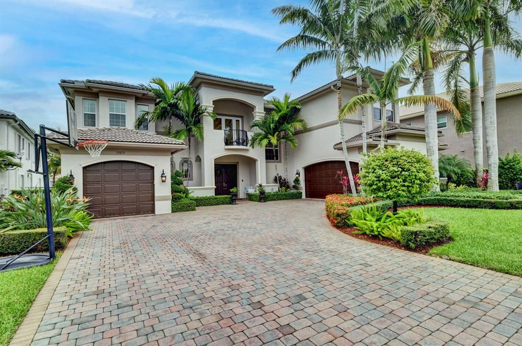 Photo of 11873 Windmill Lake Drive, Boynton Beach, FL 33473 (MLS # R10729142)