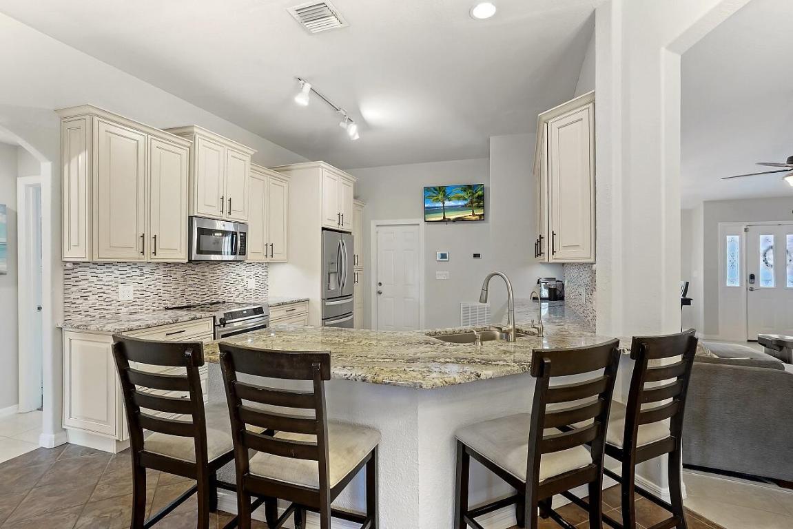 VERO LAKE ESTATES UNIT F - Residential