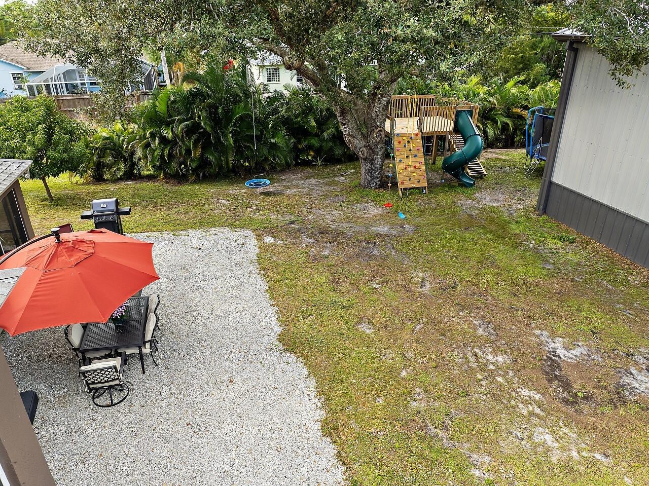 VERO LAKE ESTATES UNIT F - Residential