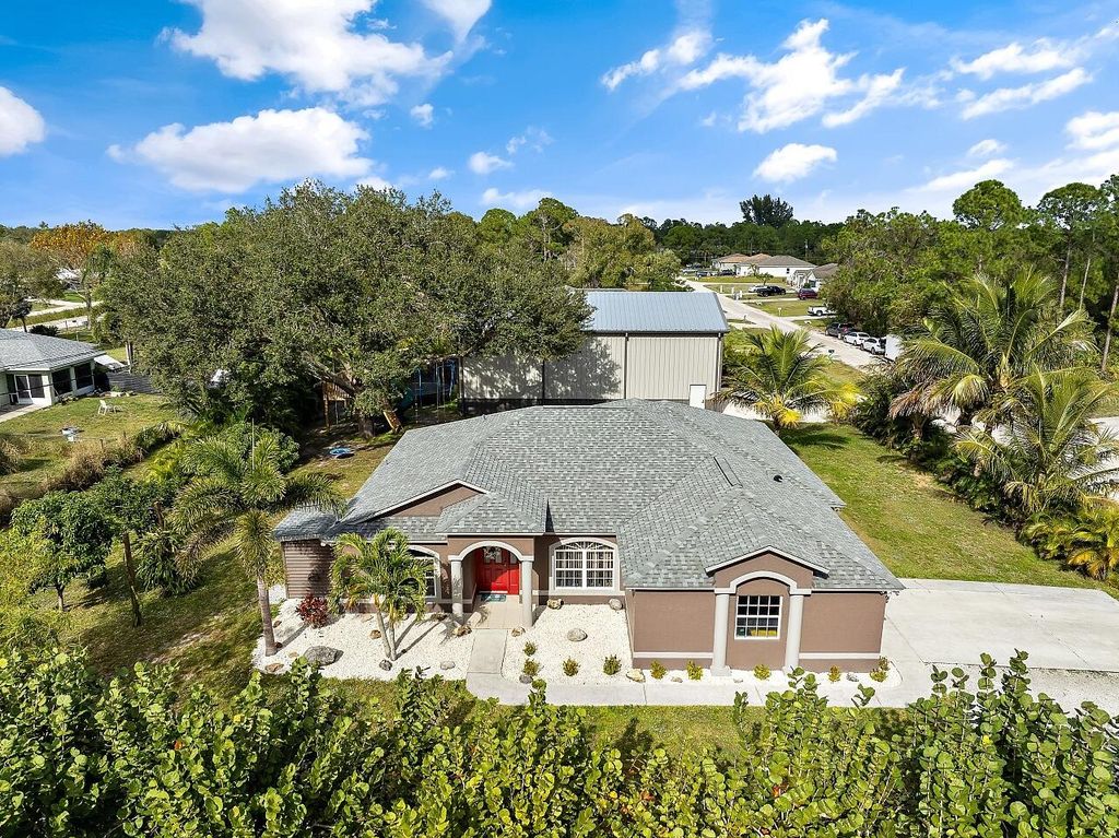 Photo of 8015 97th Court, Vero Beach, FL 32967 (MLS # R11149728)