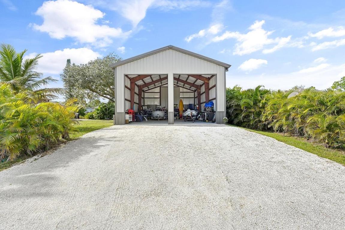 VERO LAKE ESTATES UNIT F - Residential