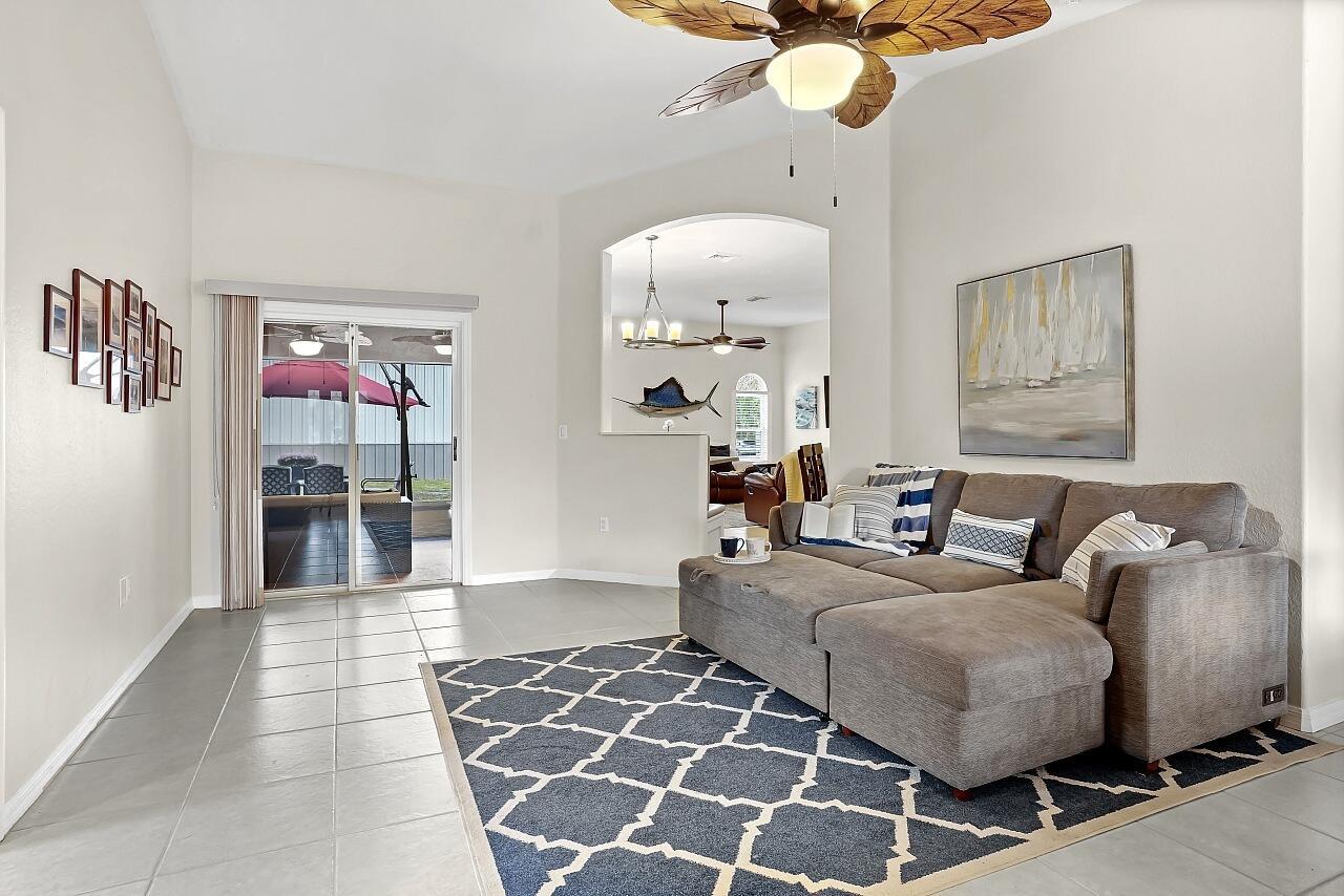 VERO LAKE ESTATES UNIT F - Residential