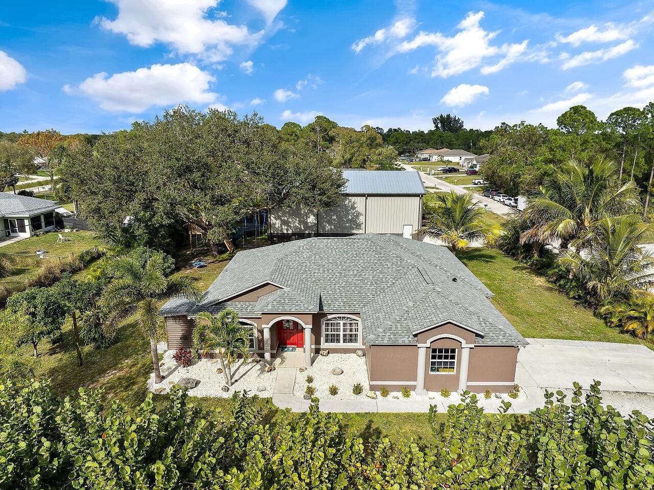 VERO LAKE ESTATES UNIT F - Residential