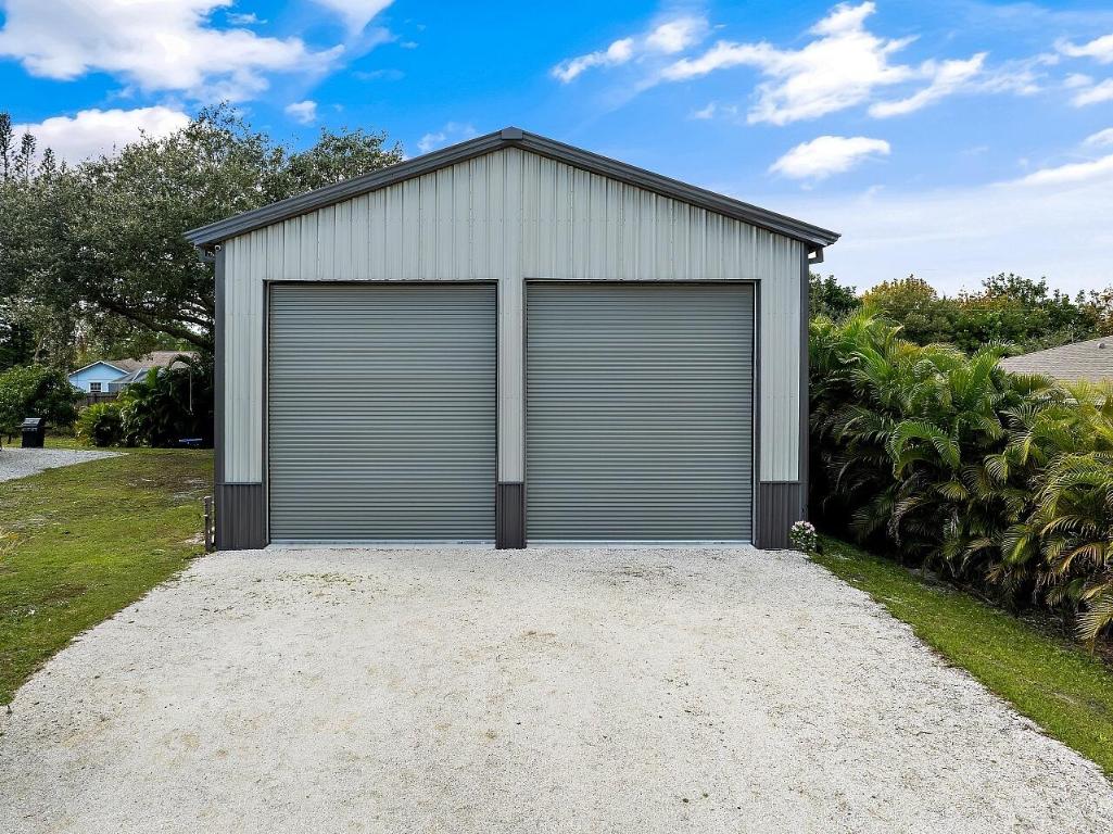 VERO LAKE ESTATES UNIT F - Residential