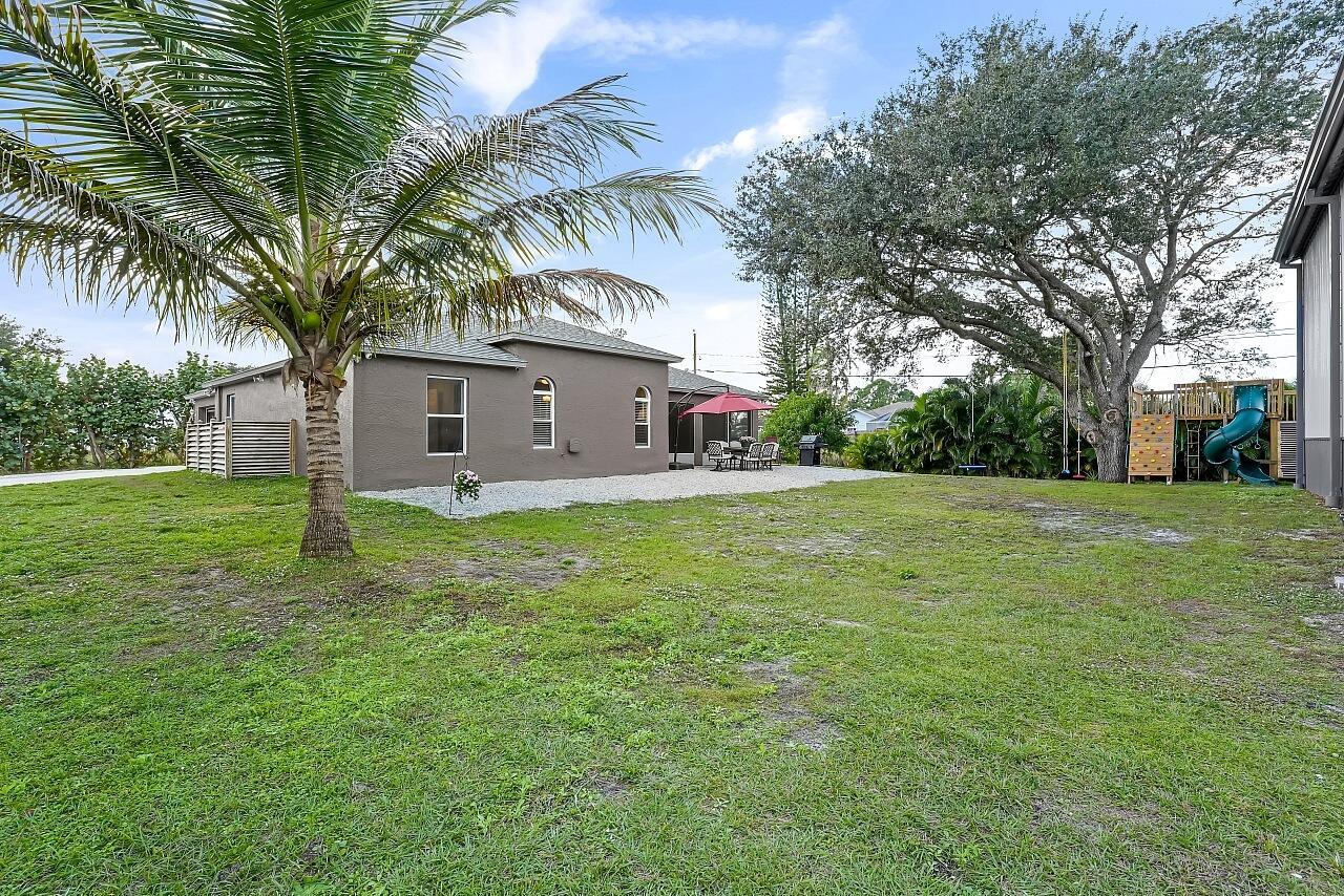 VERO LAKE ESTATES UNIT F - Residential