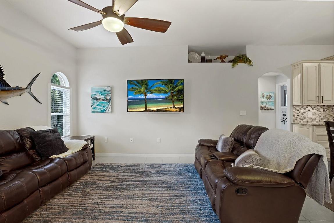 VERO LAKE ESTATES UNIT F - Residential