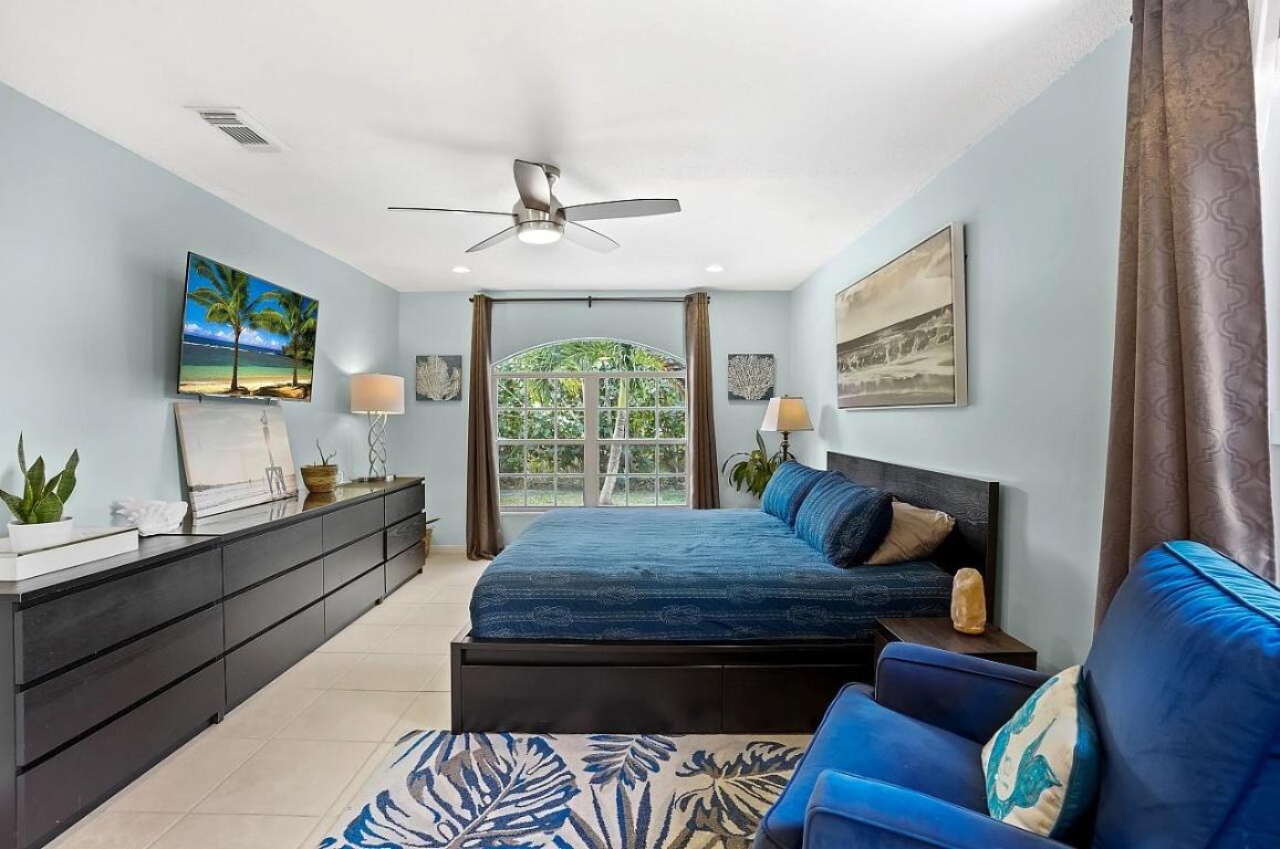 VERO LAKE ESTATES UNIT F - Residential