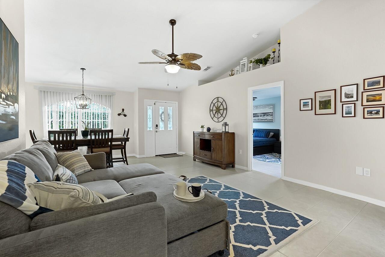 VERO LAKE ESTATES UNIT F - Residential