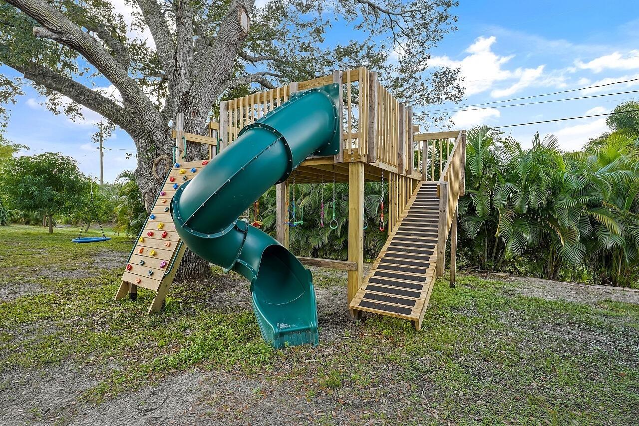 VERO LAKE ESTATES UNIT F - Residential