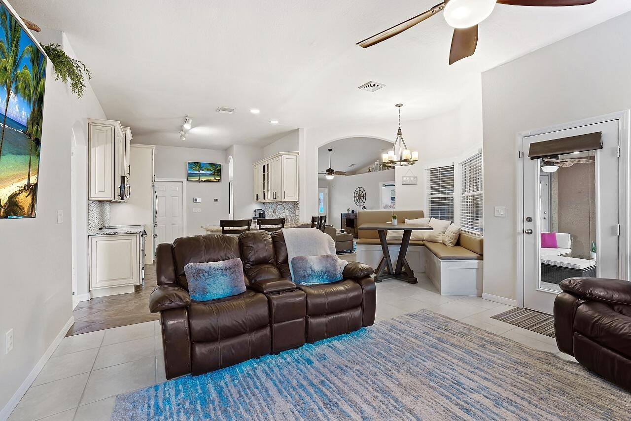 VERO LAKE ESTATES UNIT F - Residential