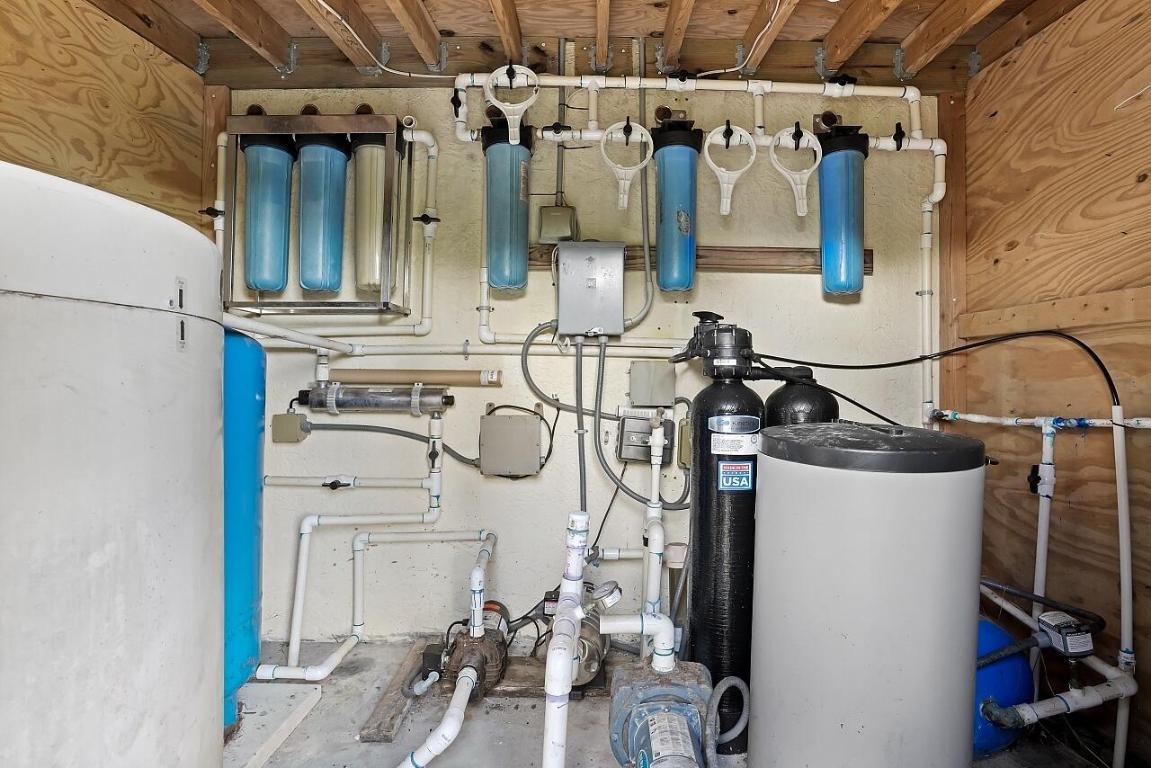 VERO LAKE ESTATES UNIT F - Residential