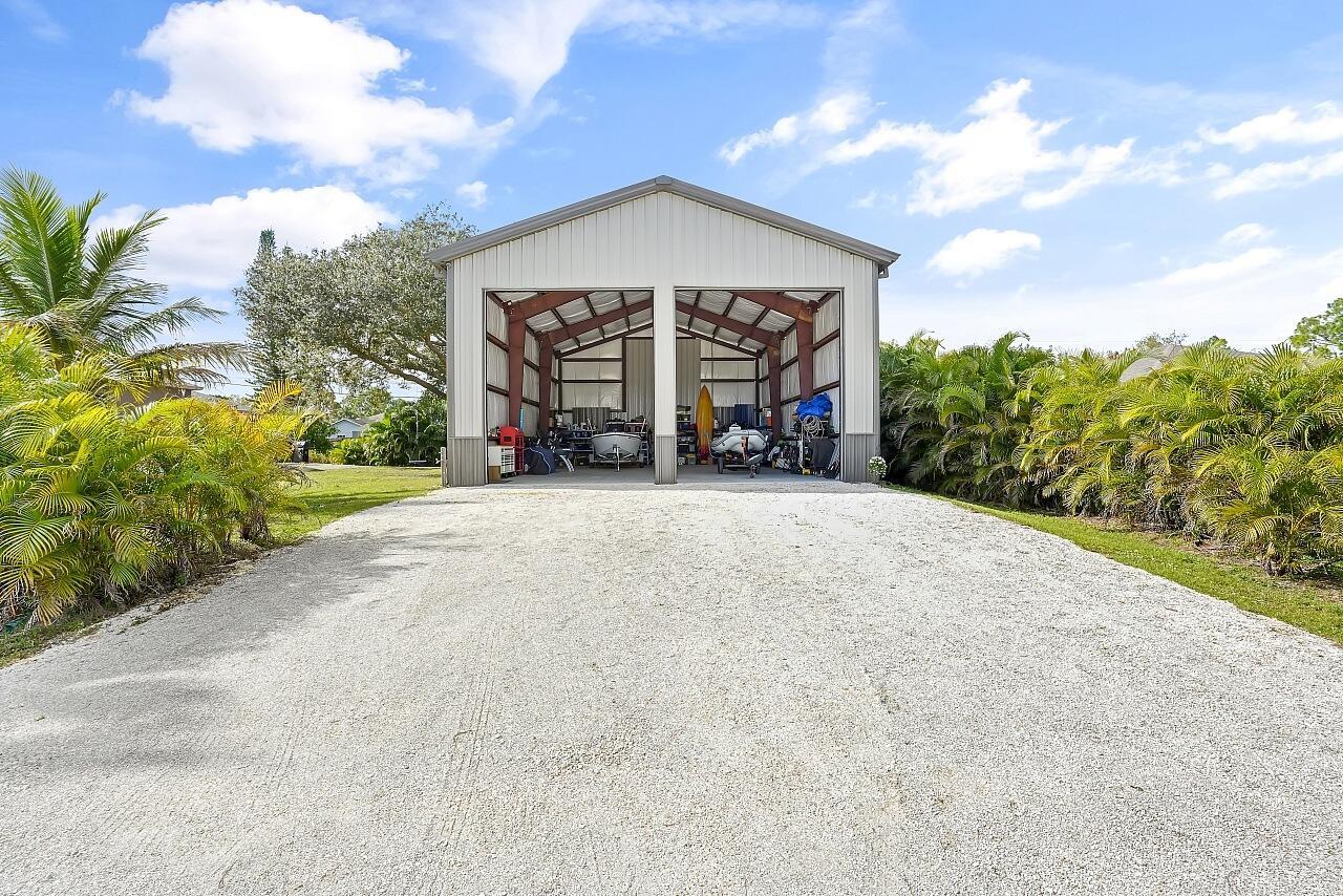 VERO LAKE ESTATES UNIT F - Residential