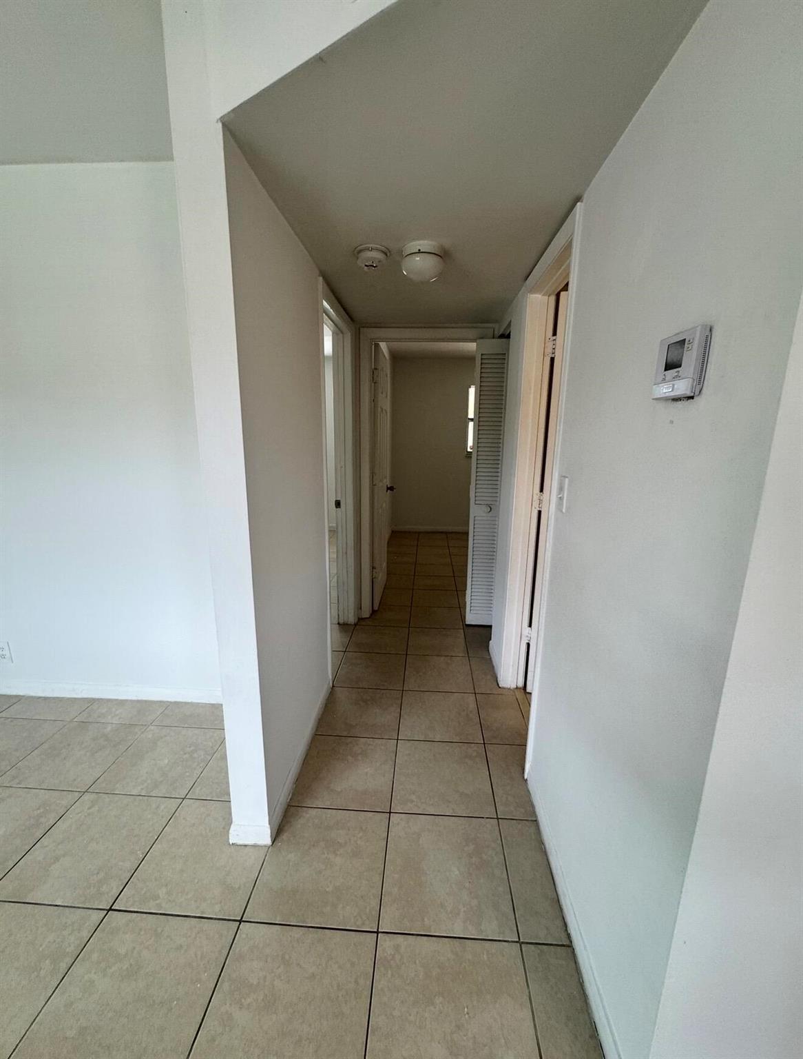 COURTS AT OAKLAND PARK - Residential Lease