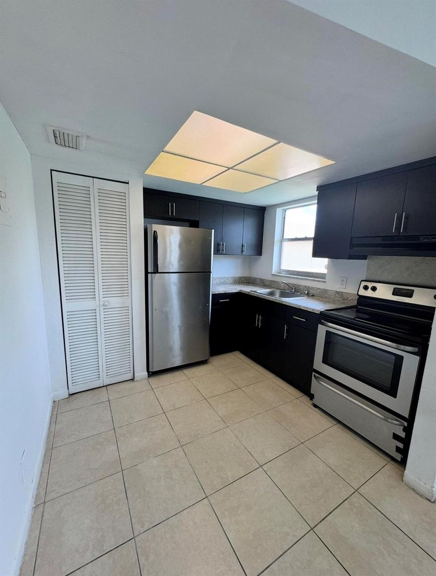 Spacious 2 bedroom, 1 bathroom apartment available in Oakland Park! This inviting home offers plenty of living space and features great community amenities including a playground and tennis courts. Convenient washer and dryer are located in the building for your ease. Approval is flexible with no credit score requirement, making this a wonderful opportunity for qualified renters.