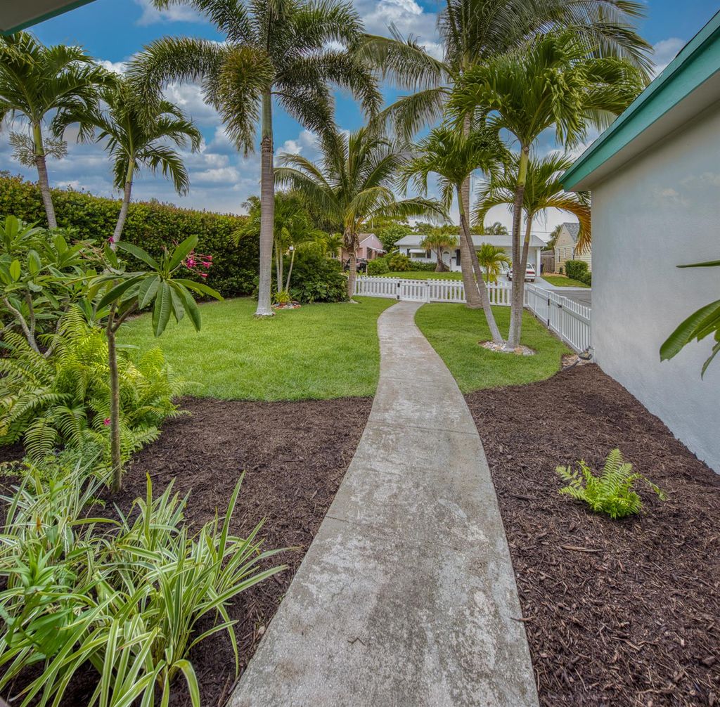 Photo of 1218 N Ocean Breeze, Lake Worth Beach, FL 33460 (MLS # R11100675)