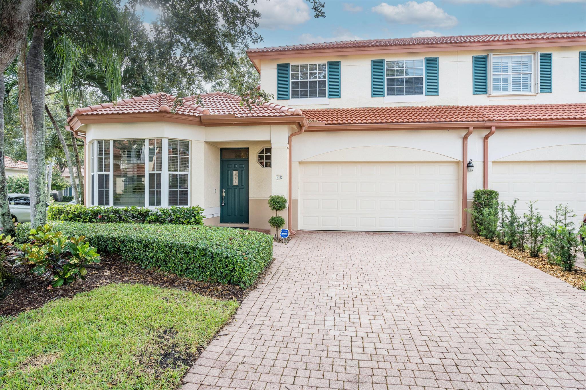 Available furnished seasonal rental 2026, January 1 - March 31. 3 month minimum.Owner will consider April & May for a 4 or 5 month lease term. Stunning 3-Bedroom Townhome 1,950 sq ft, in PGA National, Palm Beach Gardens. This beautifully maintained 3-bedroom, 2.5-bath end-unit townhome located within the prestigious community of Monterey Pointe,conveniently gated & manned 24 hr within the Eagleton subdivision of PGA.This spacious 1951 total sq ft home features 12 ft soaring high-volume ceilings, a gas stove, a private garden, and a convenient main-floor primary bedroom with a walk-in closet and ensuite bath, seperate sitting room & loft. Prime location within PGA National lush grounds & walking trails and convenient to shopping, restaurants, highways & 20 min to PBI airport. No Pet