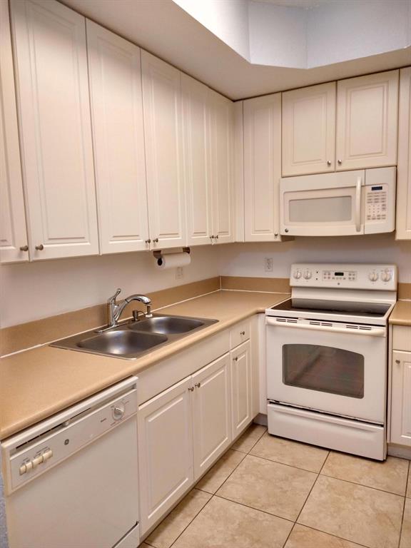 LINKS AT EMERALD DUNES CONDO - Residential