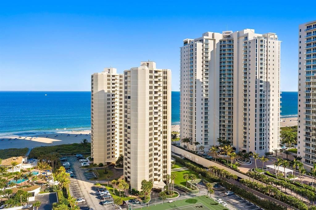 Photo of 2800 N Ocean Drive Dr #B-2a, Singer Island, FL 33404 (MLS # R10670783)