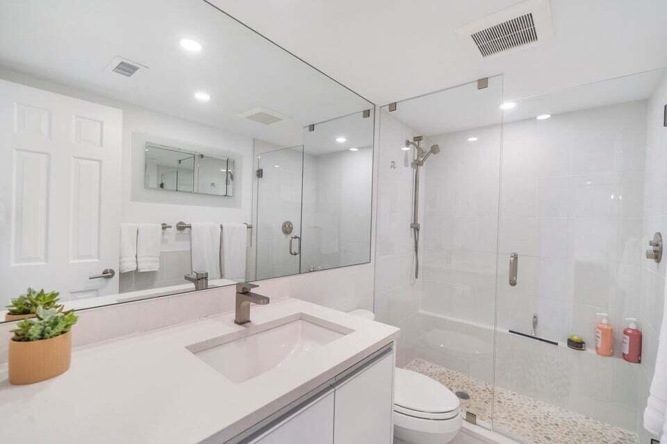 ISLAND HOUSE NORTHEAST CO - Residential Lease