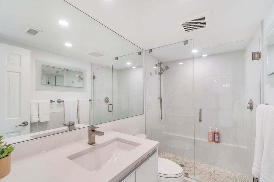 ISLAND HOUSE NORTHEAST CO - Residential Lease