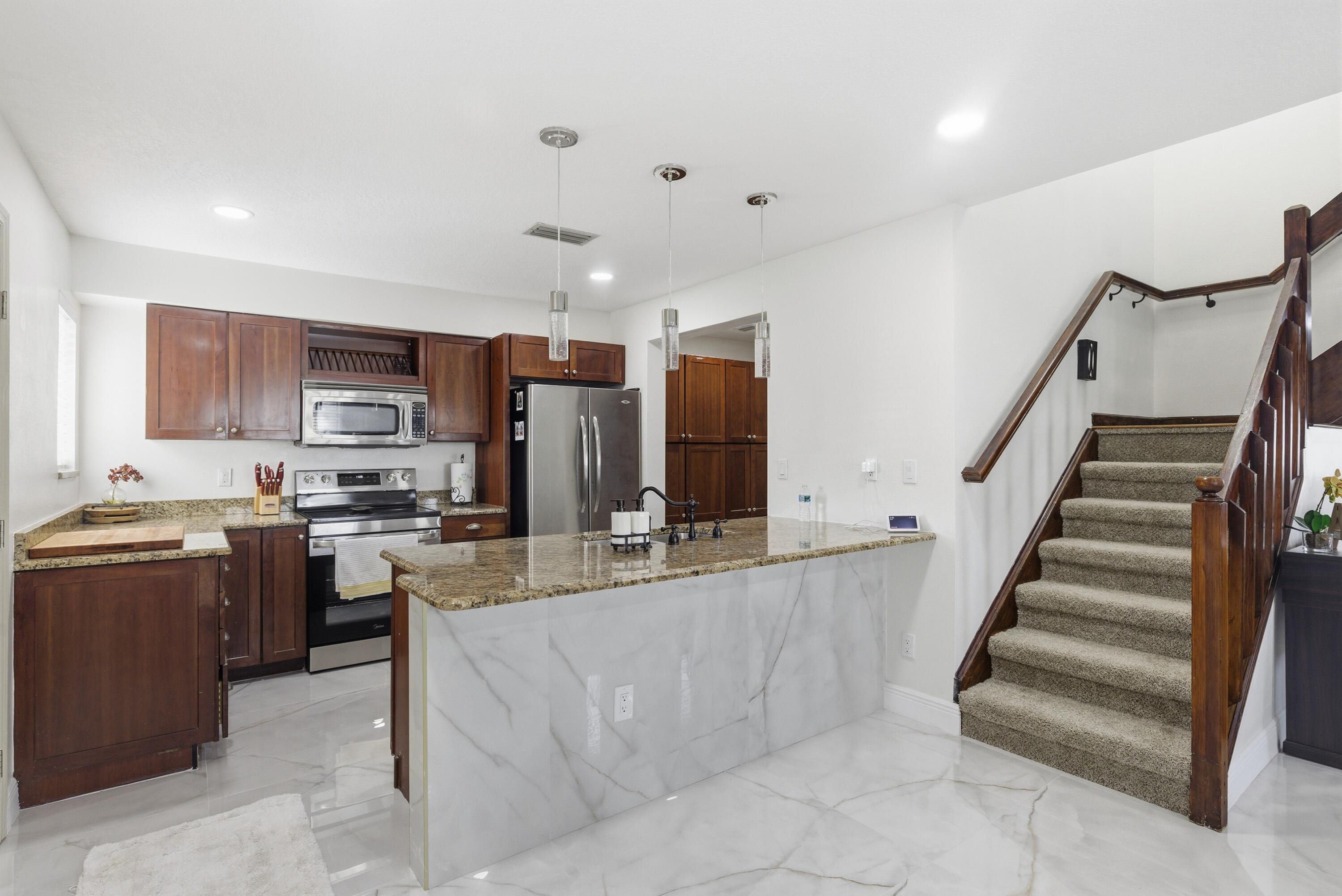 BREAKERS LANDING, A CONDOMINIUM - Residential Lease