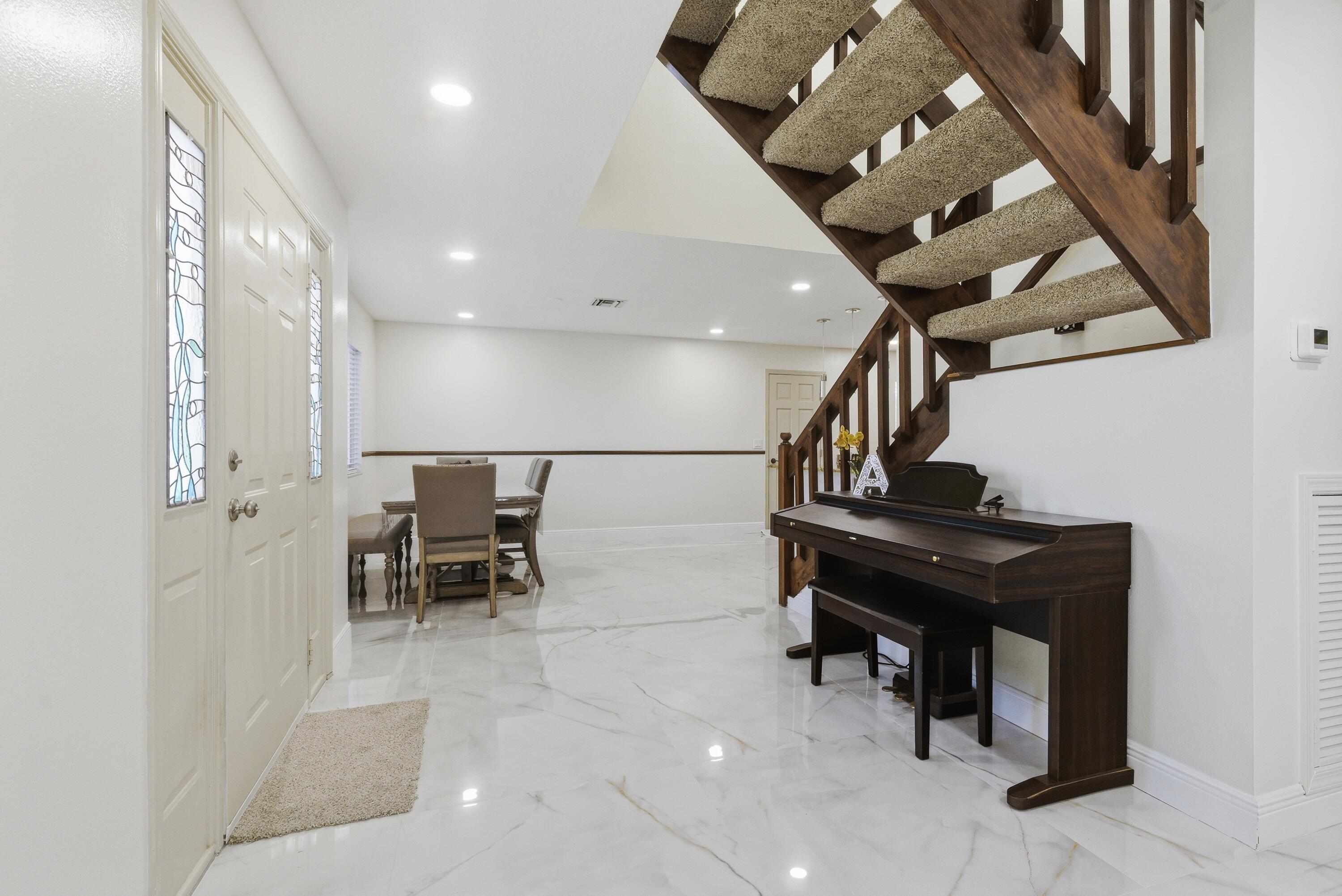 BREAKERS LANDING, A CONDOMINIUM - Residential Lease