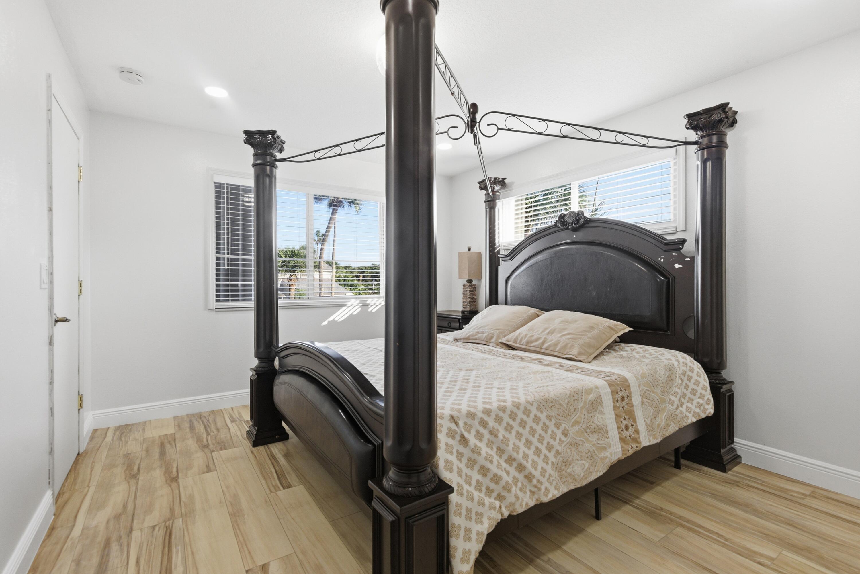 BREAKERS LANDING, A CONDOMINIUM - Residential Lease