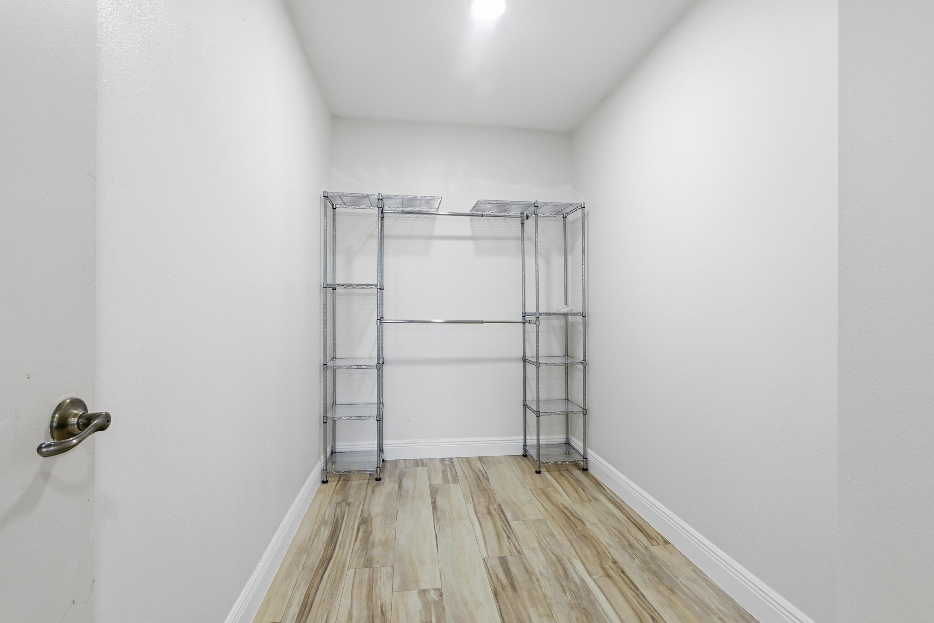 BREAKERS LANDING, A CONDOMINIUM - Residential Lease