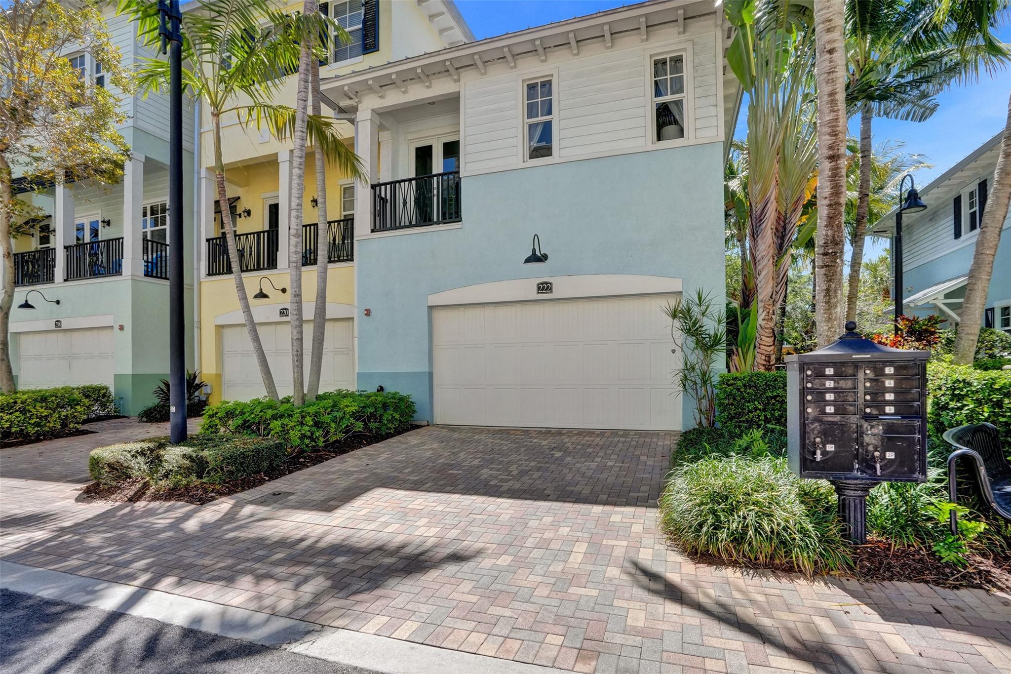 222 S Latitude Cir