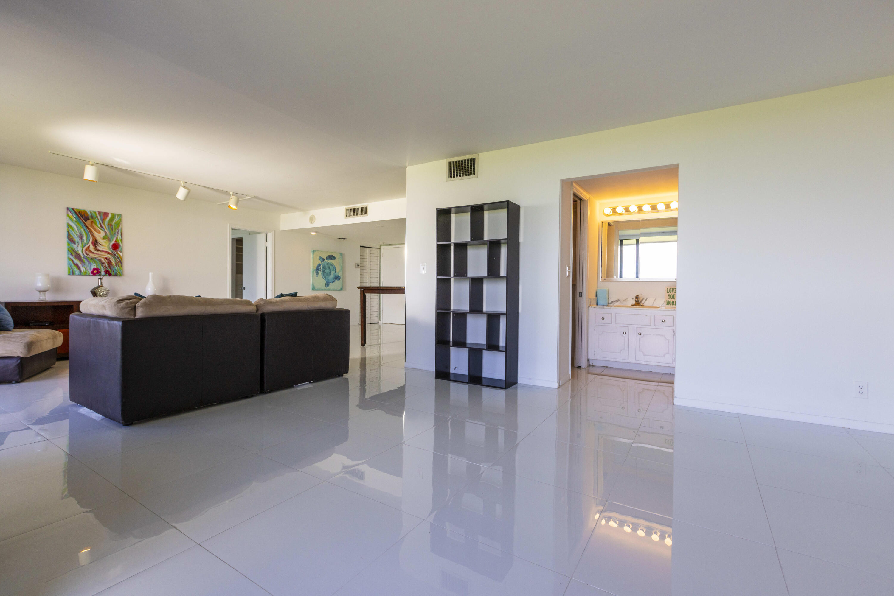 LANDS OF THE PRESIDENT CONDO 2 , - Residential