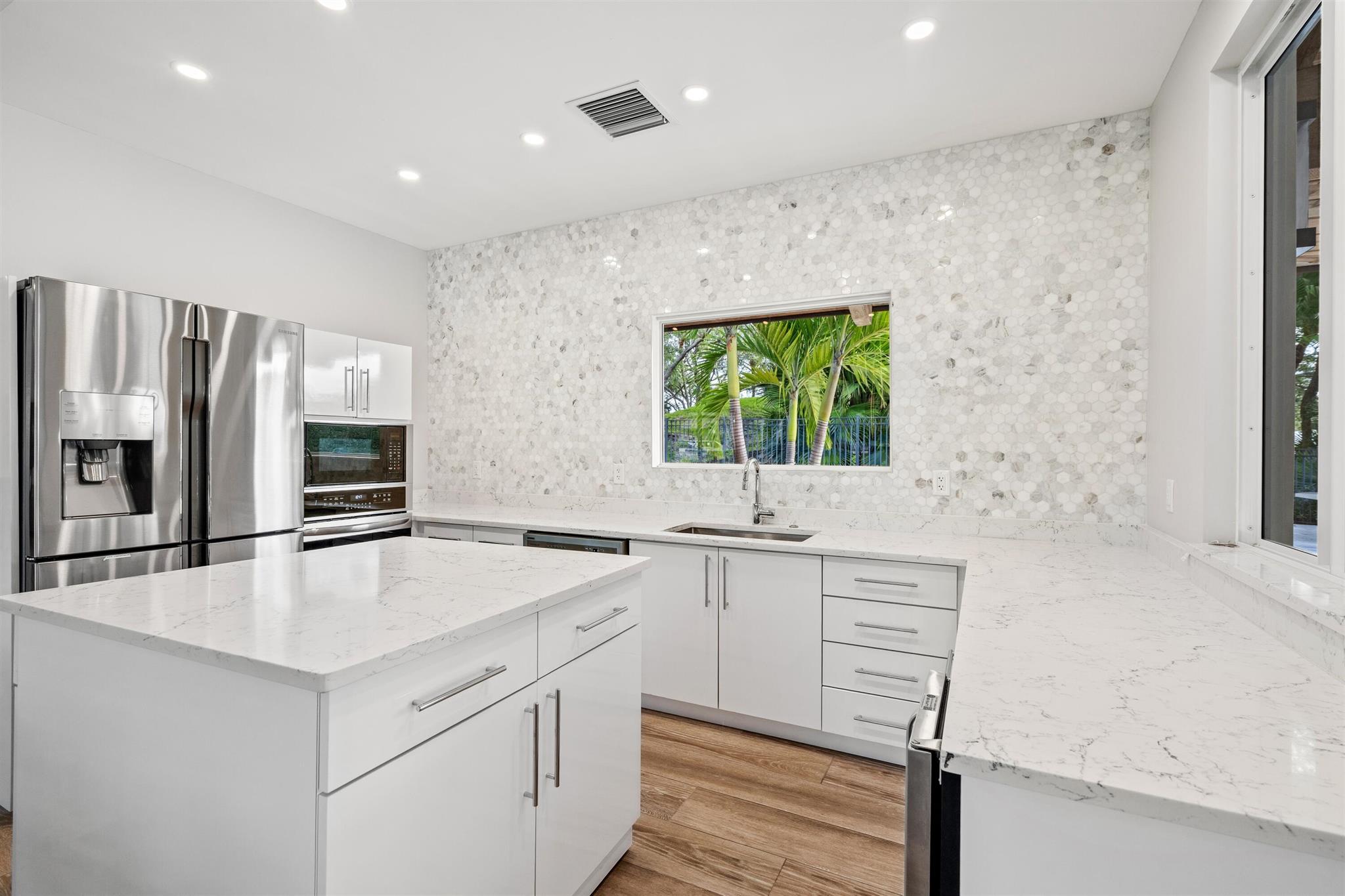 BOCA MARINA - Residential