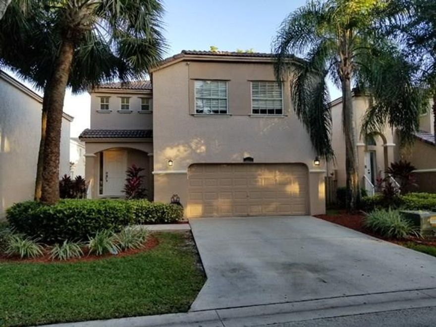 Beautiful spacious true 4 bedroom, 2.5 bath story home with a 2 car garage. Home is in immaculate condition. Located on a quiet tree lined street with nearby parks and many lakes. Fenced backyard. Association takes care of lawn, exterior. Great school district. Easy to show. Motivated! Make an offer! Call listing agent. Show and sell. PLEASE TAKE NOTE THAT THE HOA WILL BE REPLACING THE GRASS IN THE YARD SHORTLY.
