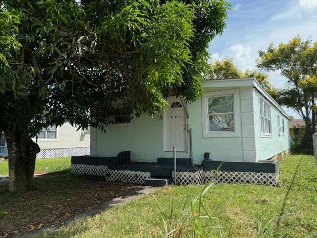 Photo of 821 Rickey Jackson Boulevard, Pahokee, FL 33476 (MLS # F10527658)