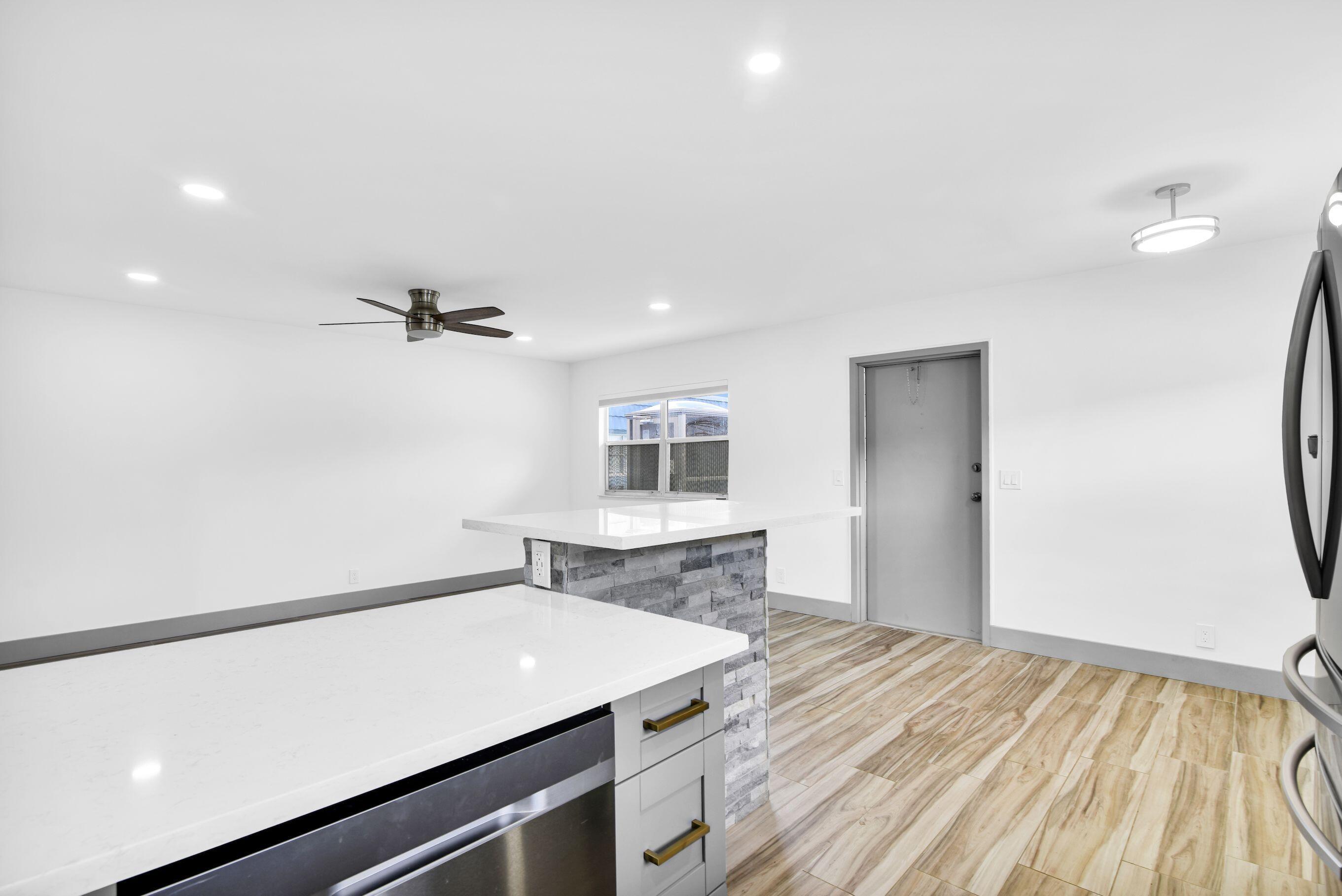 KINGS POINT BRITTANY CONDOS - Residential