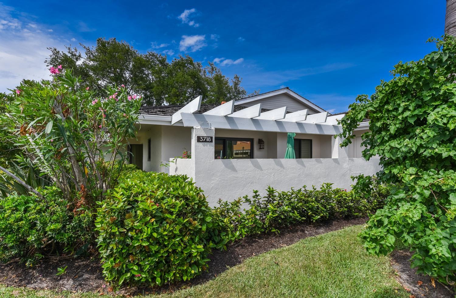 WINDWARD AT JONATHANS LANDING - Residential Lease