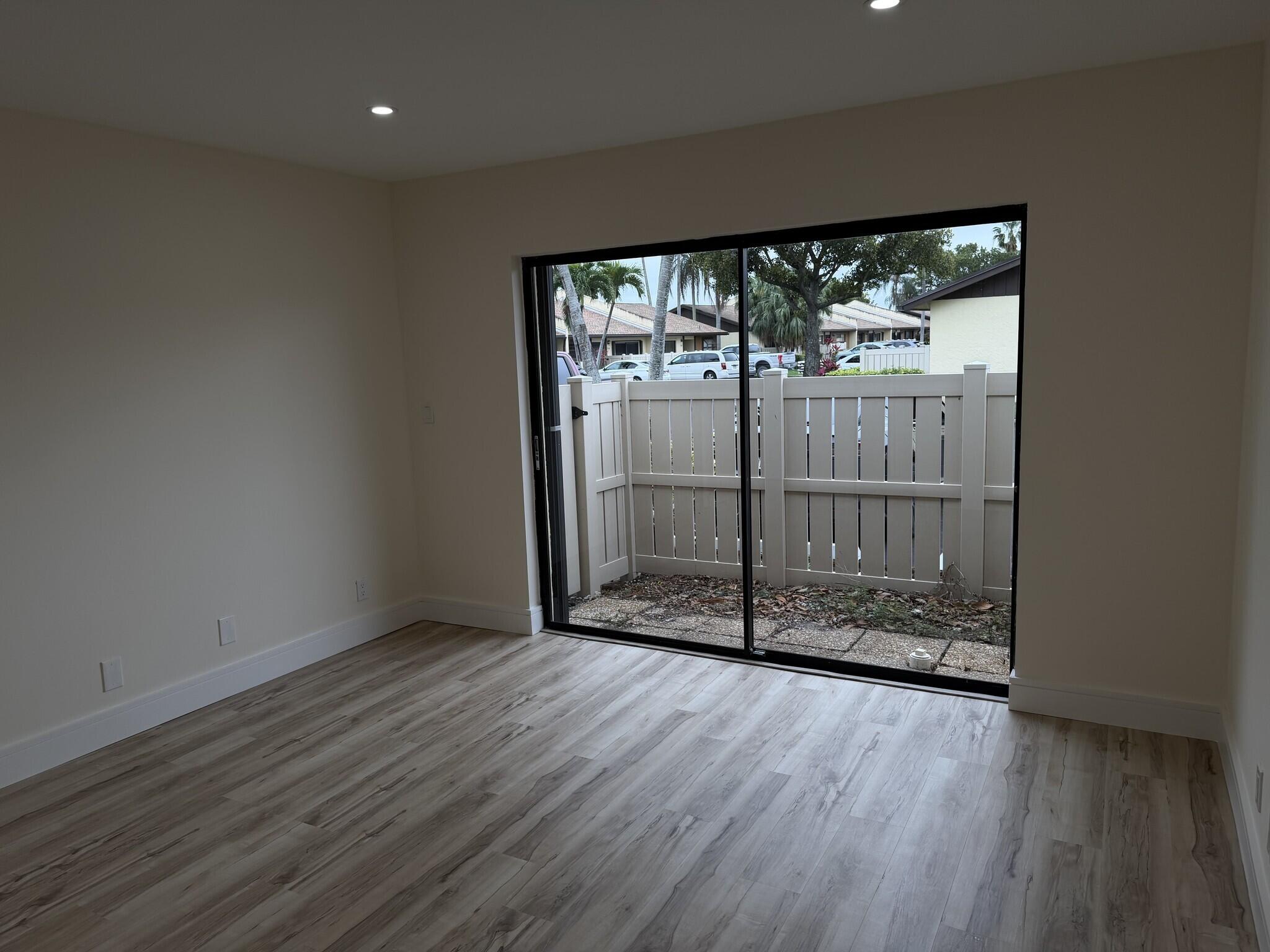 WOODLAKE ISLES - Residential