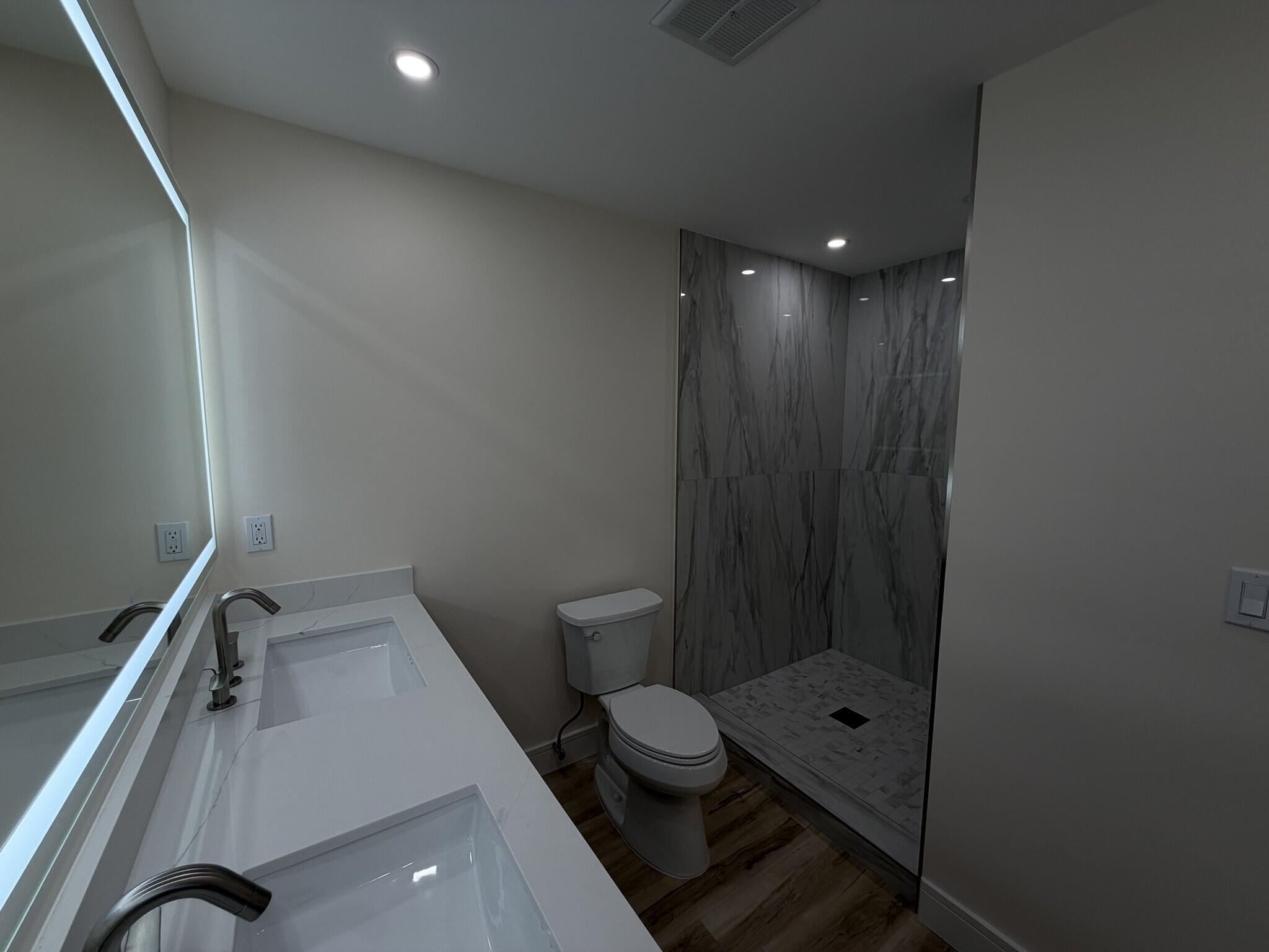 WOODLAKE ISLES - Residential