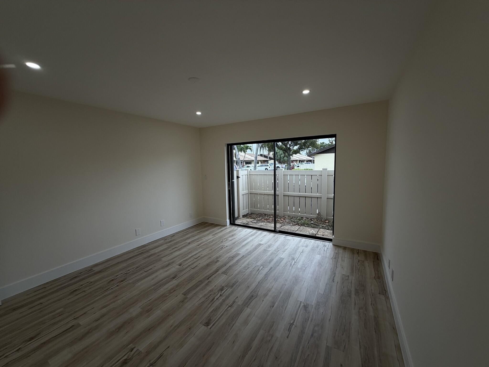 WOODLAKE ISLES - Residential