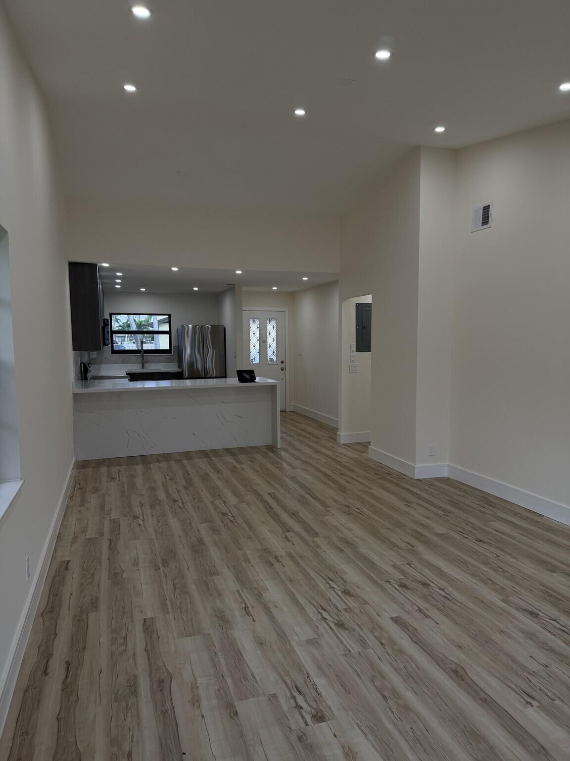 WOODLAKE ISLES - Residential