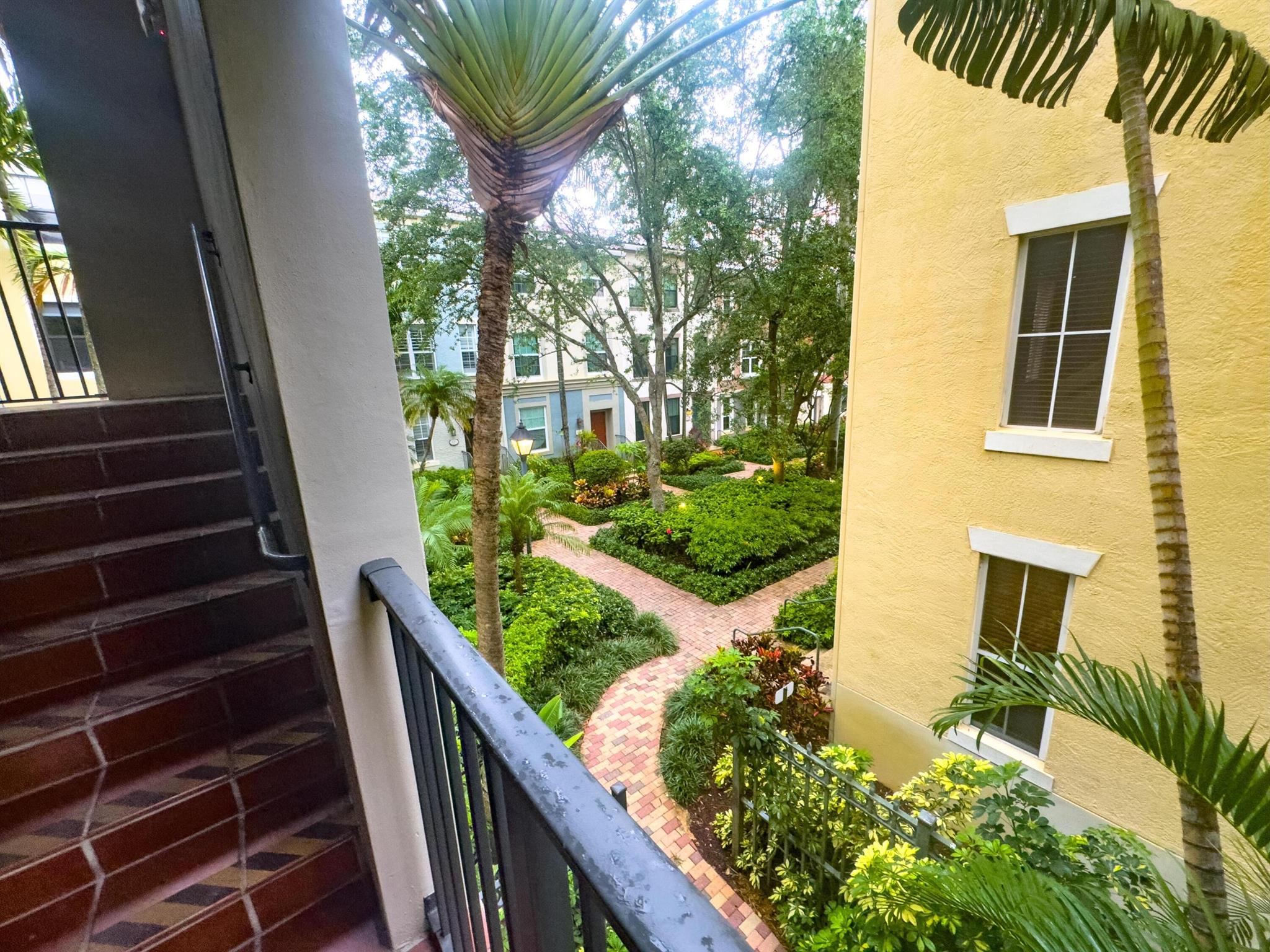560 S Sapodilla 203 Avenue 203