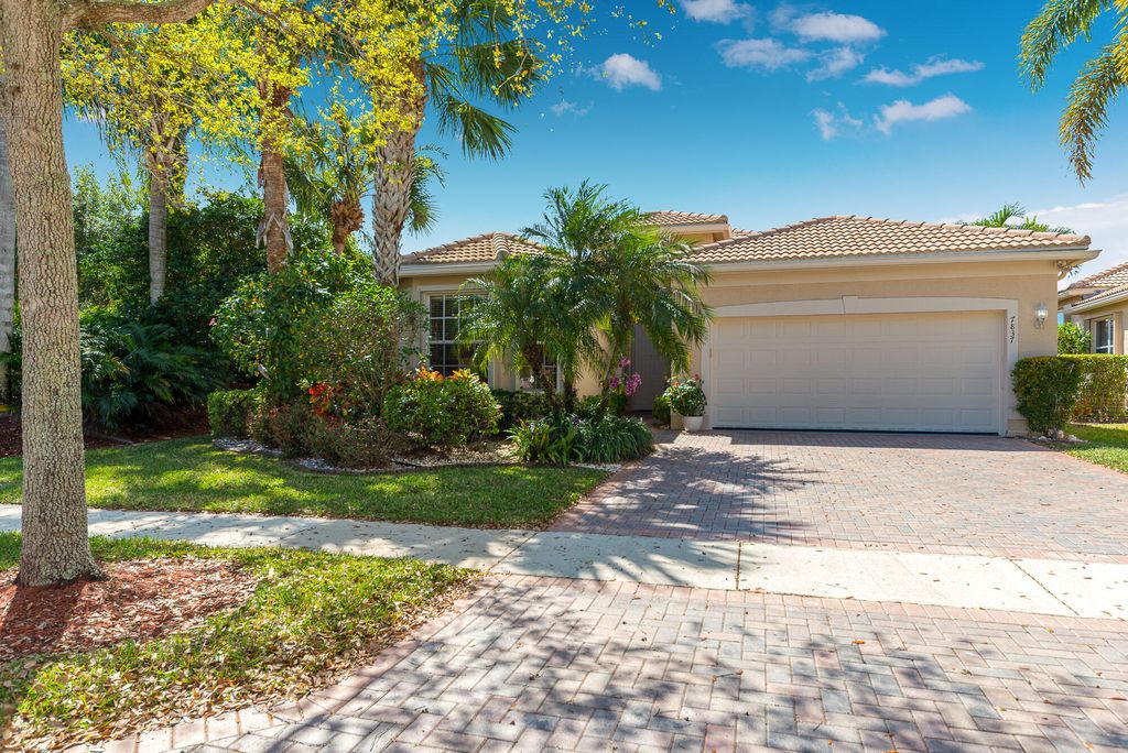 Photo of 7837 Gold Lenox Cv Cove Cv, Lake Worth Beach, FL 33467 (MLS # R10781788)