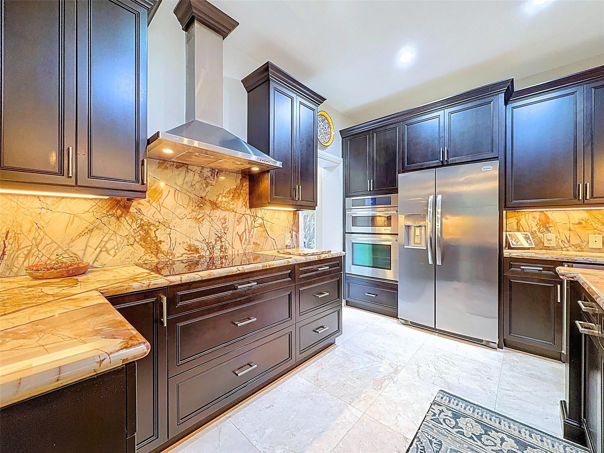 RIO VISTA C J HECTORS RES - Residential