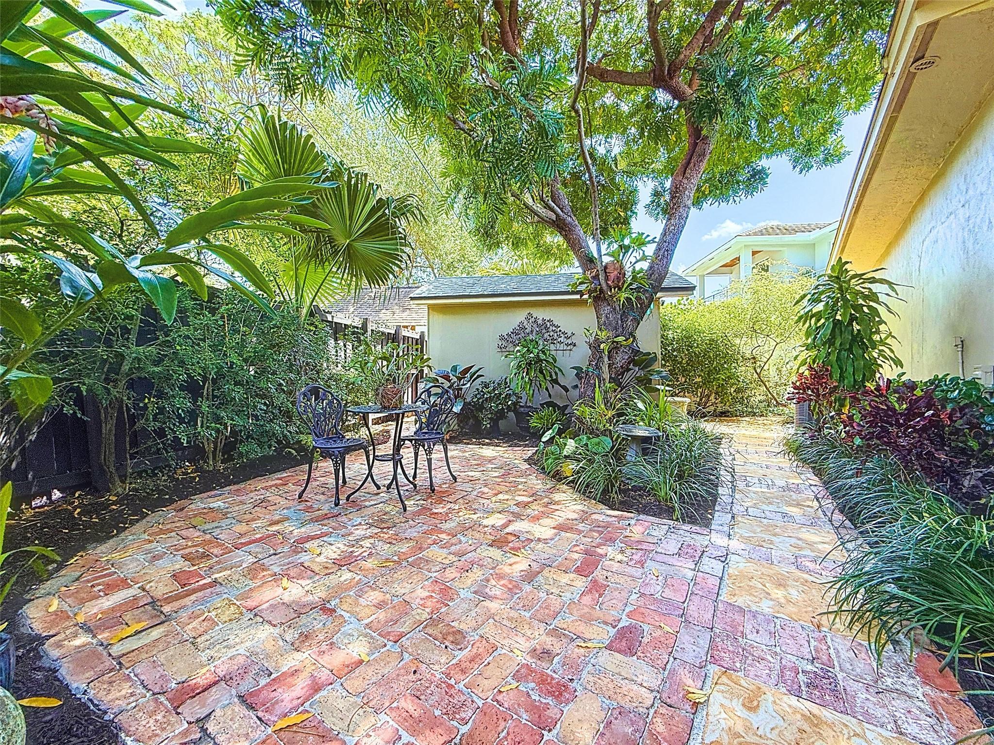 RIO VISTA C J HECTORS RES - Residential