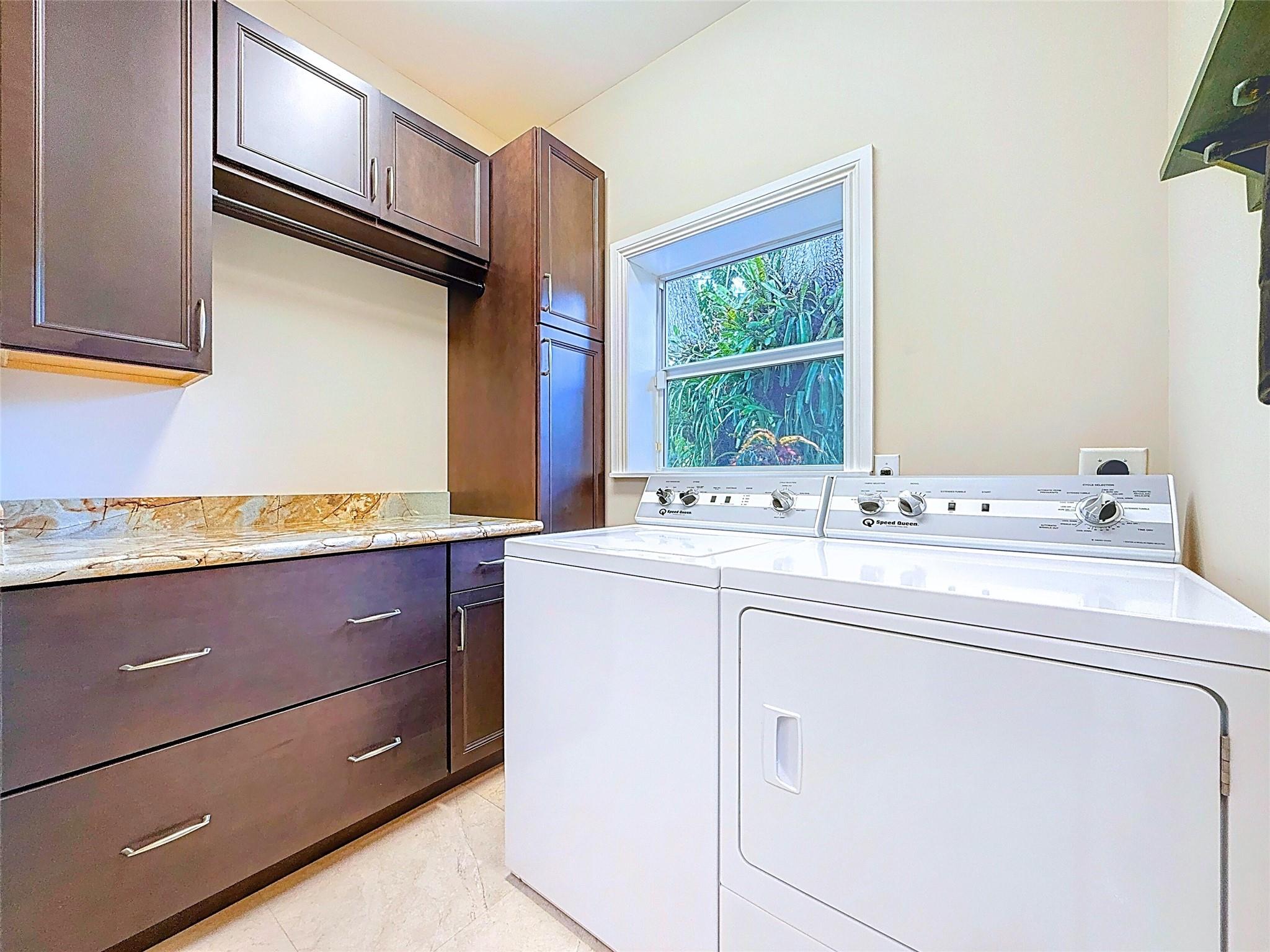 RIO VISTA C J HECTORS RES - Residential