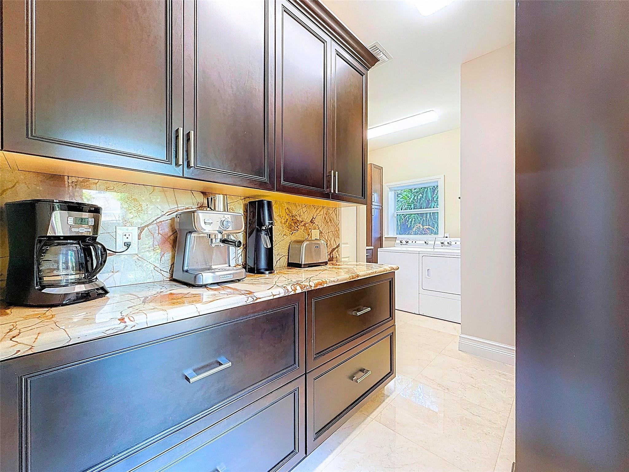 RIO VISTA C J HECTORS RES - Residential