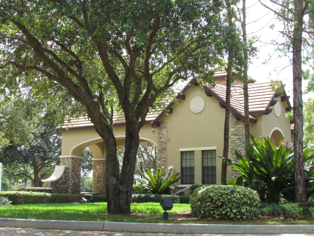 CANYON LAKES 1 - Residential Lease